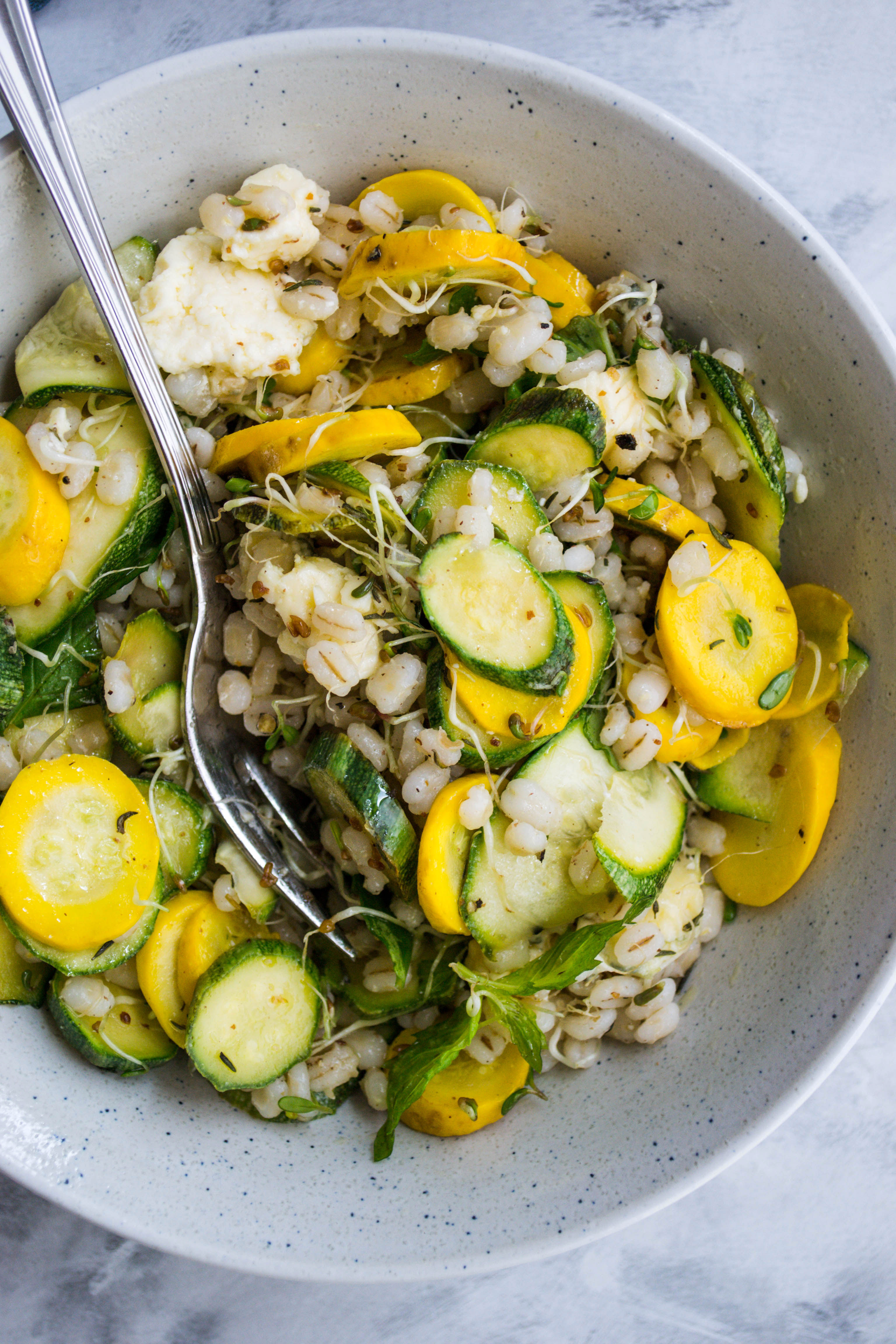 Barley salad with courgettes and blue cheese