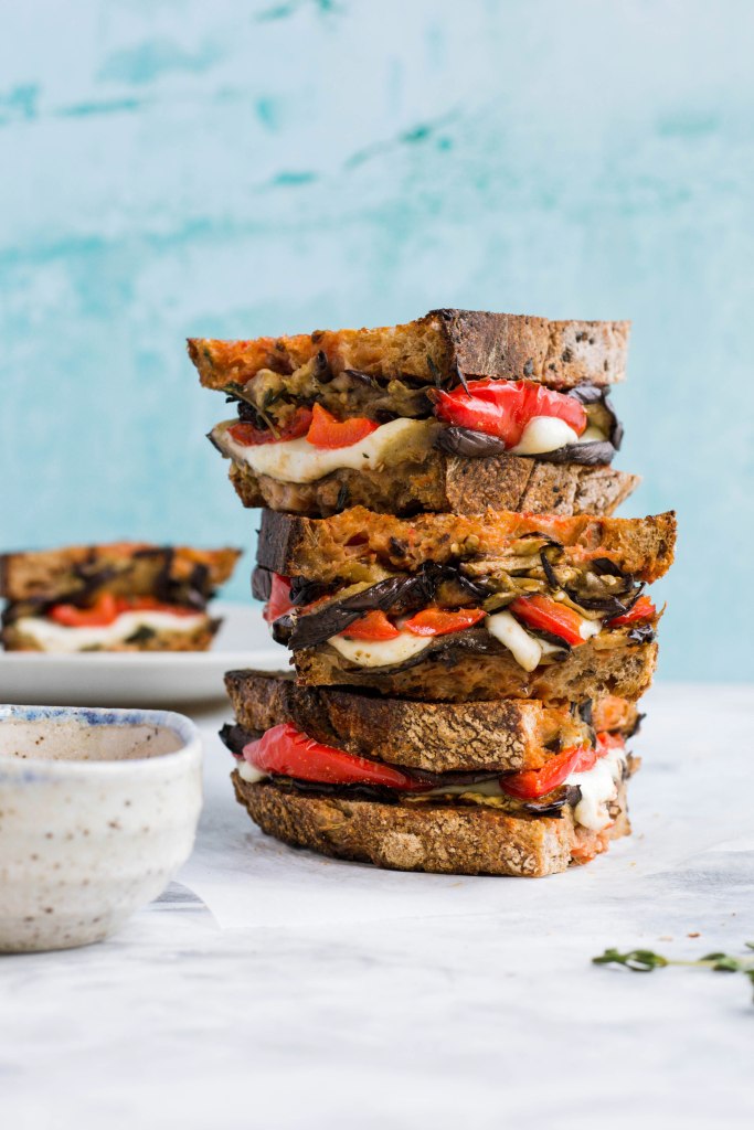 This vegetarian sandwich has a lovely combination of most of the typical Summer flavours and it gets all the extra points for being super easy to make! Featuring seasonal ingredients such as tomatoes, red peppers, aubergines, and a good handful of fresh thyme, it perfectly embraces my philosophy of "get the most out of each season". You can also easily adapt this sandwich to your needs using, for example, some gluten-free bread or a dairy-free mozzarella. Recipe on amatterofnourishment.com