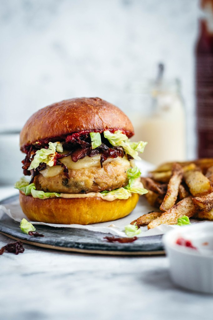 Easy tuna burgers with capers