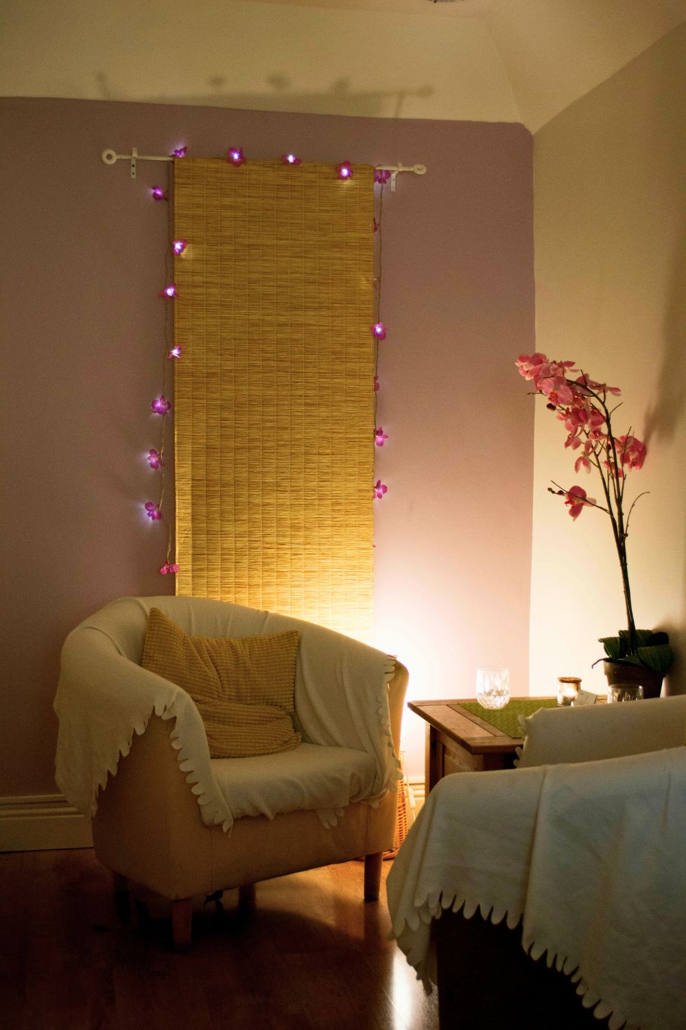 Empty treatment room in a wellness studio. Brand photography by Chiara Gianelli